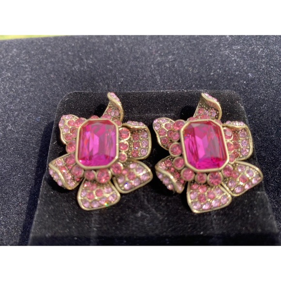 NWT Heidi Daus "Tropical Cascade" Crystal Floral Flower Button Earrings Omega - Picture 8 of 13